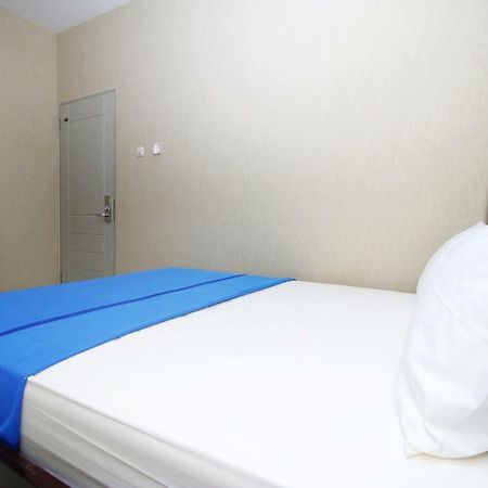 กามาร์ เกลูวาร์กา กังปุง บาหลี 3 Hostel จาการ์ตา ภายนอก รูปภาพ