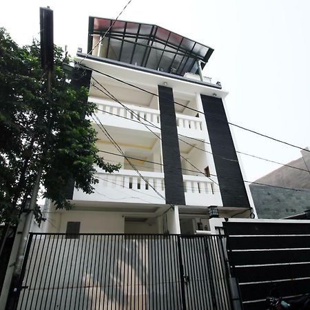 กามาร์ เกลูวาร์กา กังปุง บาหลี 3 Hostel จาการ์ตา ภายนอก รูปภาพ