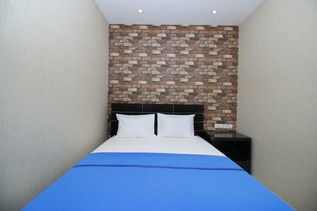 กามาร์ เกลูวาร์กา กังปุง บาหลี 3 Hostel จาการ์ตา ภายนอก รูปภาพ